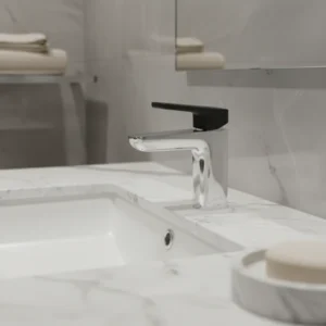 Rosan Stolz Black slavina za lavabo