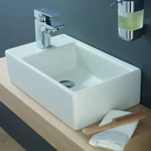 Ideal Standard Strada K081701 mali zidni lavabo 45 × 27 cm sa otvorom za slavinu